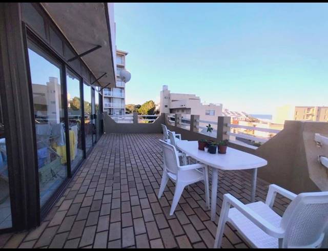 3 BEDROOM APARTMENT FOR SALE IN MARGATE BEACH